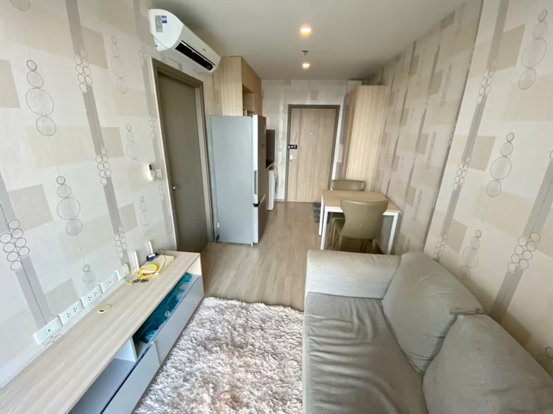 1 Bedroom Condo - Image 1