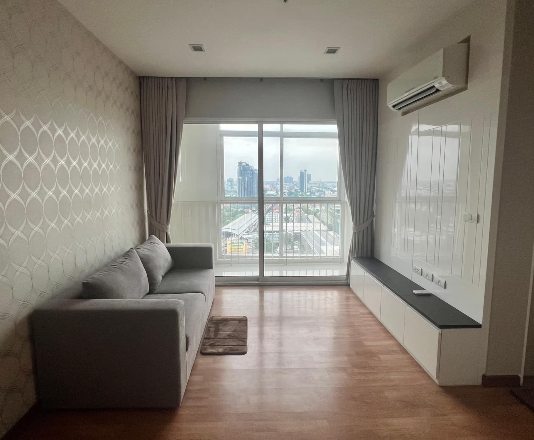 1 Bed Condo for Rent in Bang Na - Image 1