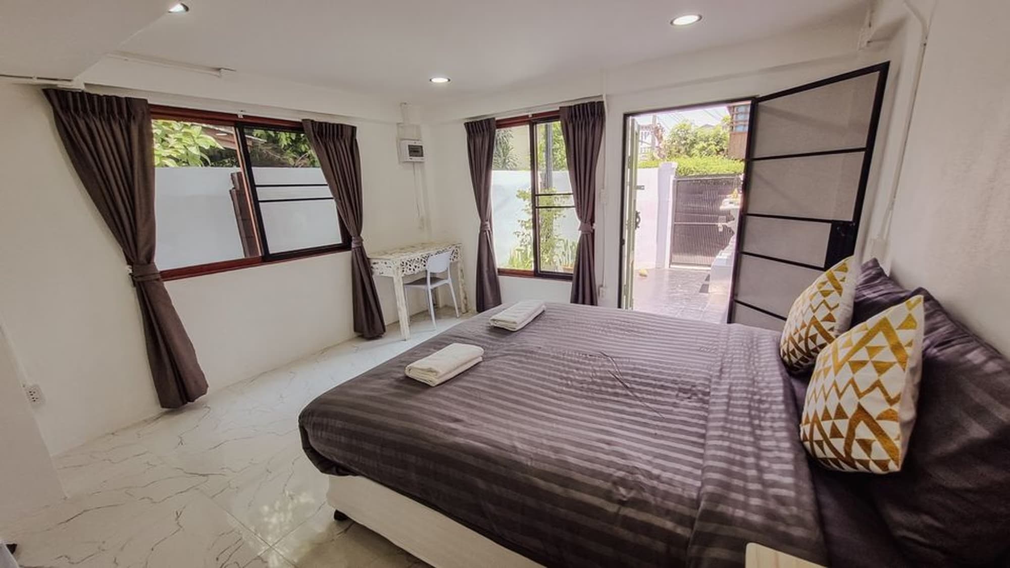 6 Bed House for Rent and Sale in Mueang Chiang Mai - Image 13