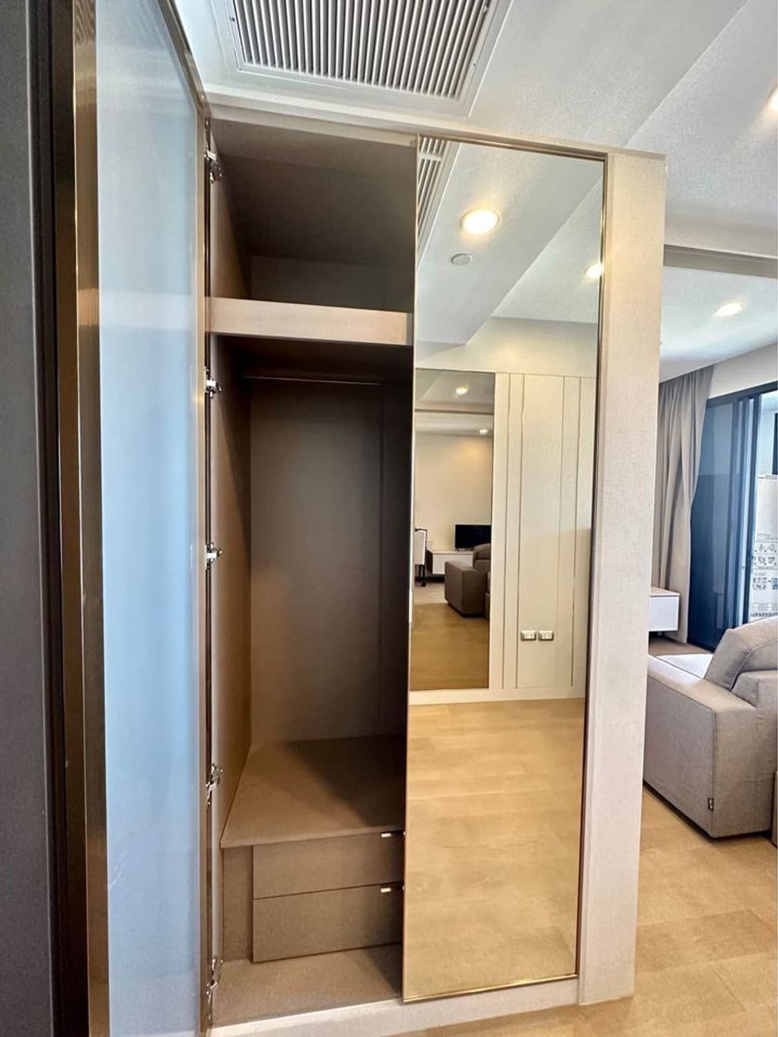 1 Bedroom Condo - Image 7