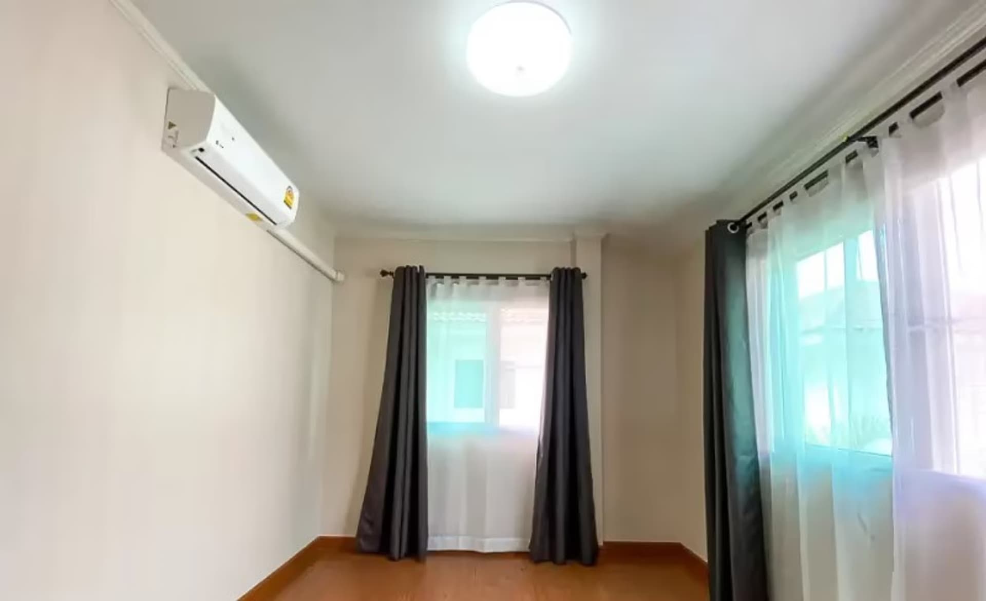 4 Bedroom House - Image 6