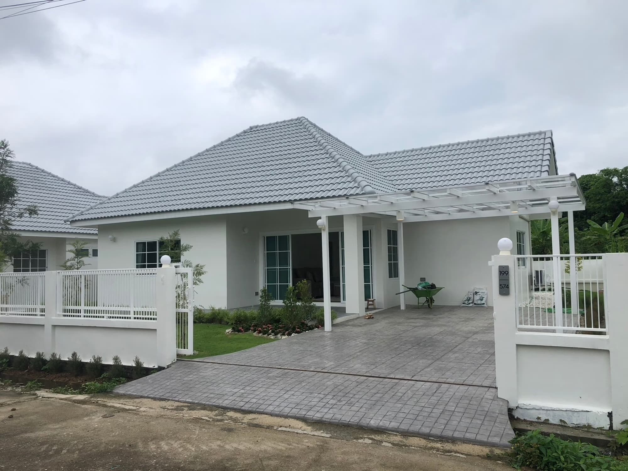 3 Bed House for Rent and Sale in San Sai - Image 1