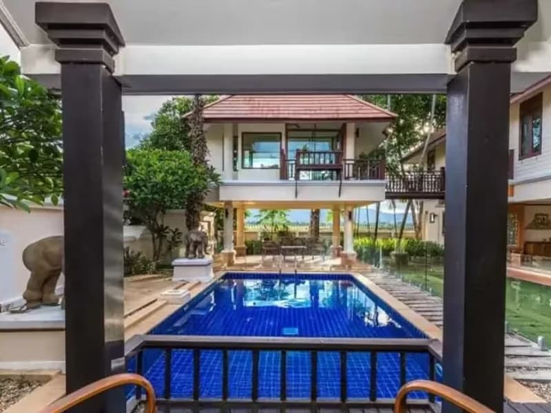 6 Bedroom House