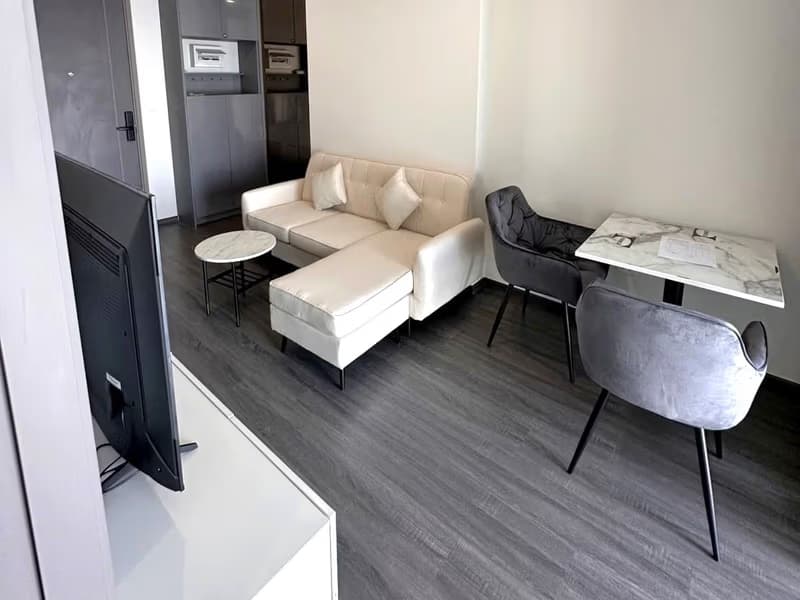 2 Bed Condo for Rent in Khlong Toei