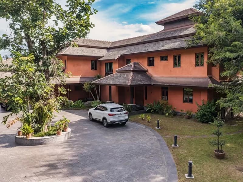 5 Bedroom House