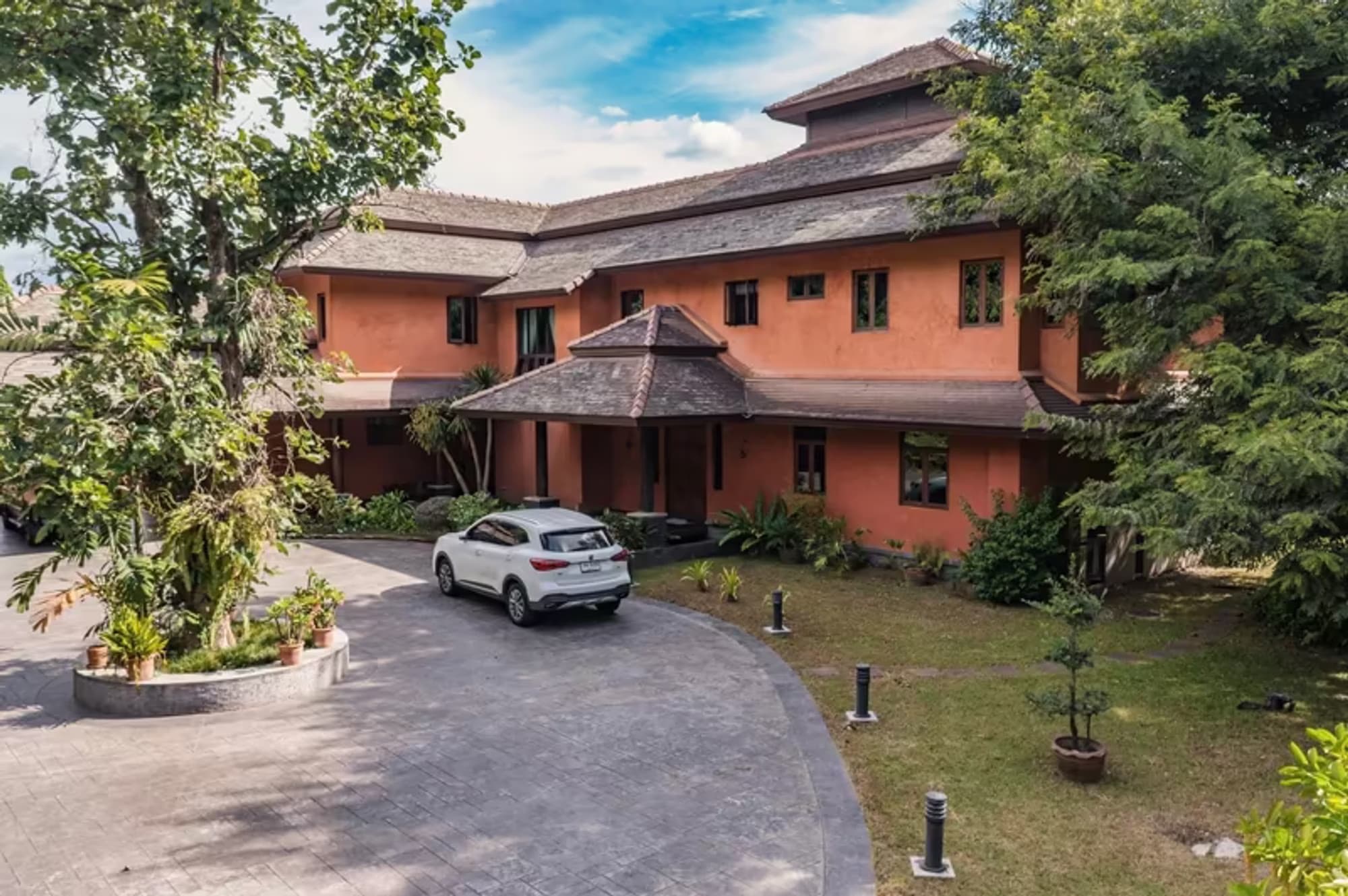 5 Bedroom House - Image 39