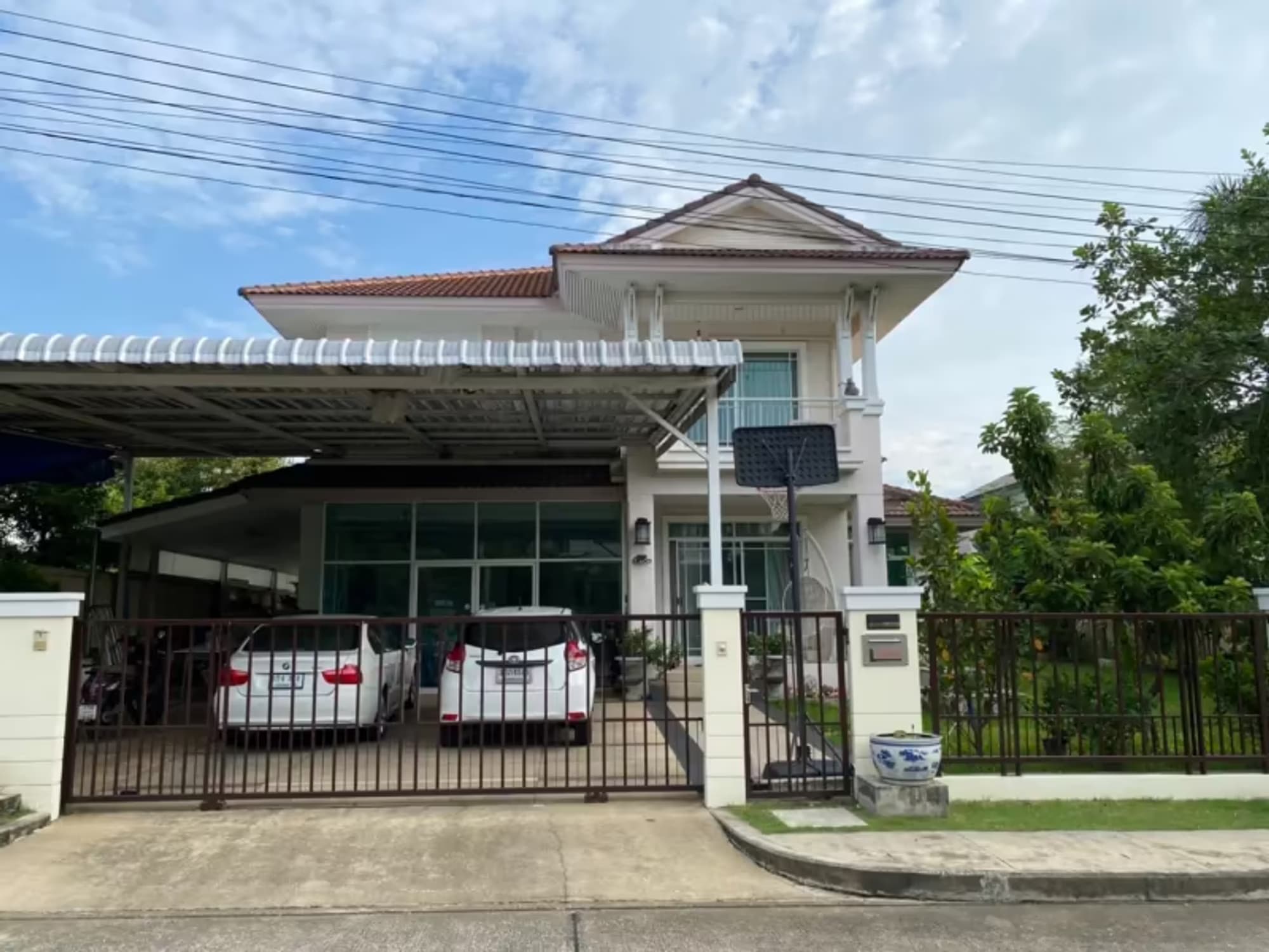 4 Bedroom House - Image 1