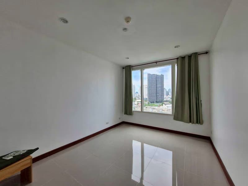 2 Bed Condo for Rent in Khlong San