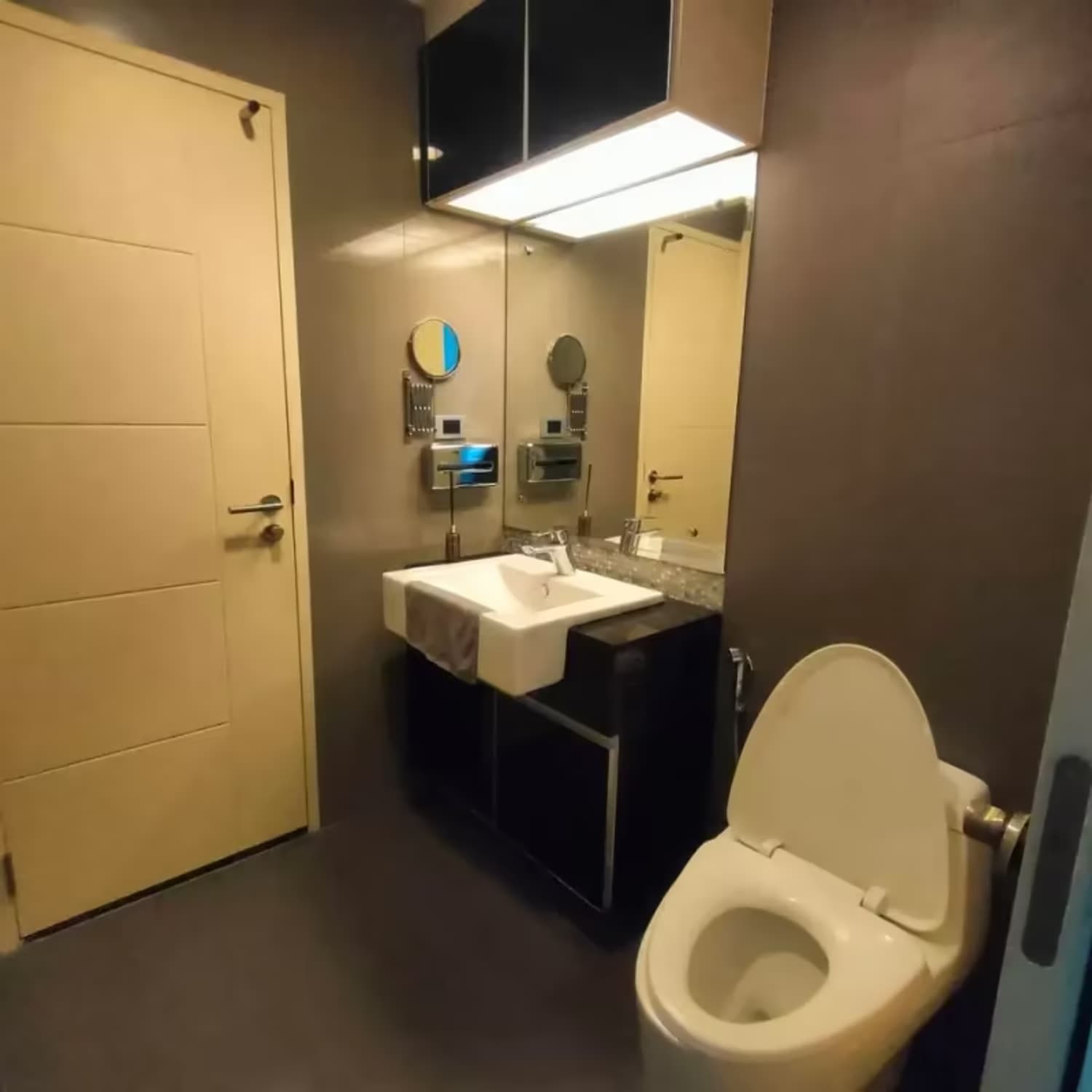 1 Bedroom Condo - Image 7