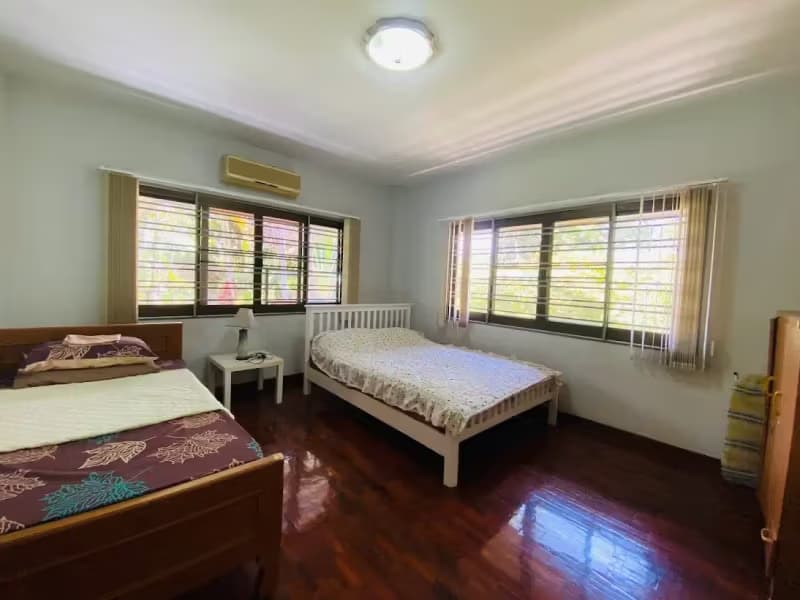 5 Bedroom House
