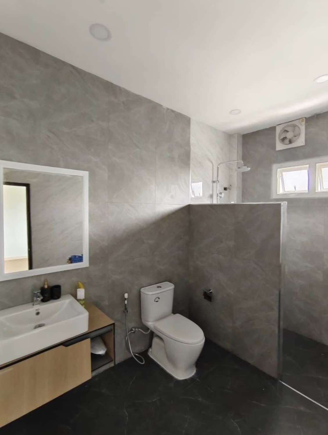4 Bed House for Sale in Saraphi - Image 14