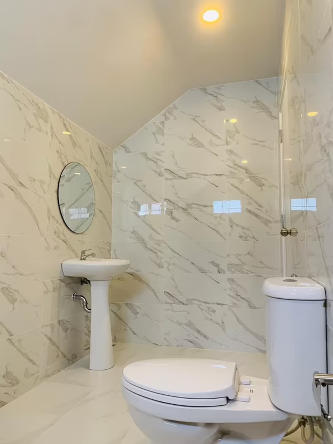 4 Bedroom House - Image 14