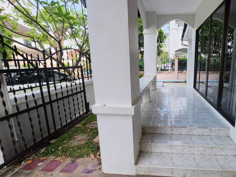 4 Bed House for Rent in Mueang Chiang Mai