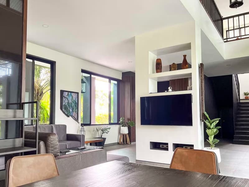 6 Bed House for Sale in Mae Rim District