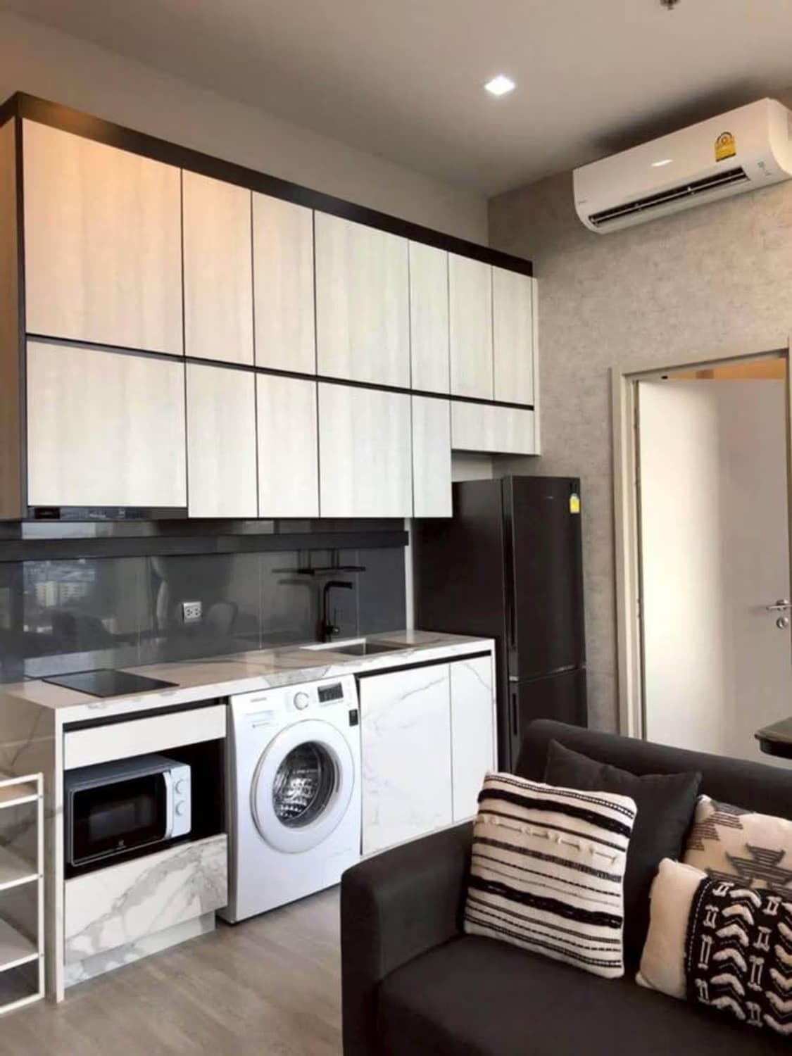 1 Bed Condo for Rent in Phra Khanong - Image 3