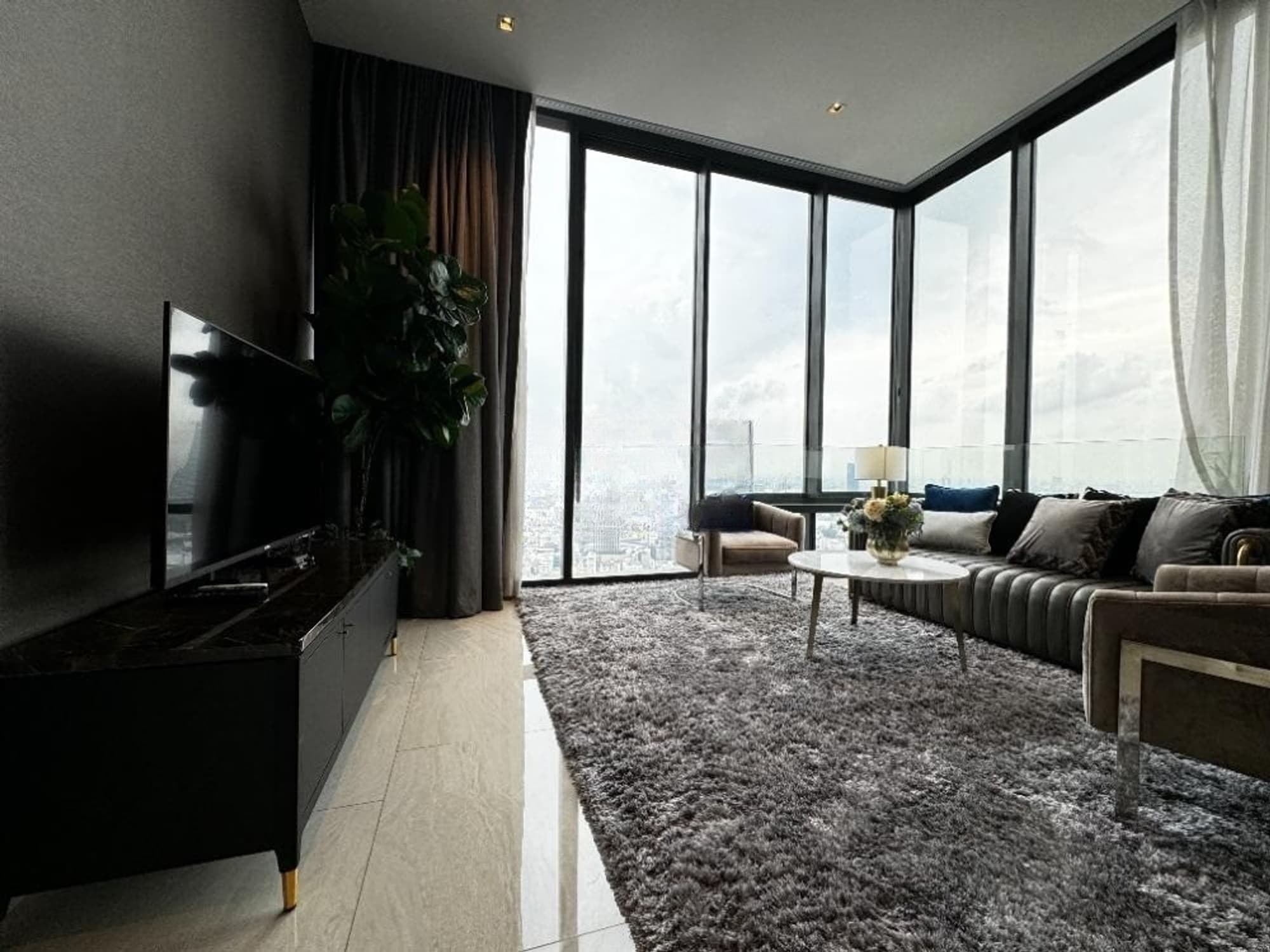 2 Bed Condo for Rent in Bang Rak - Image 2