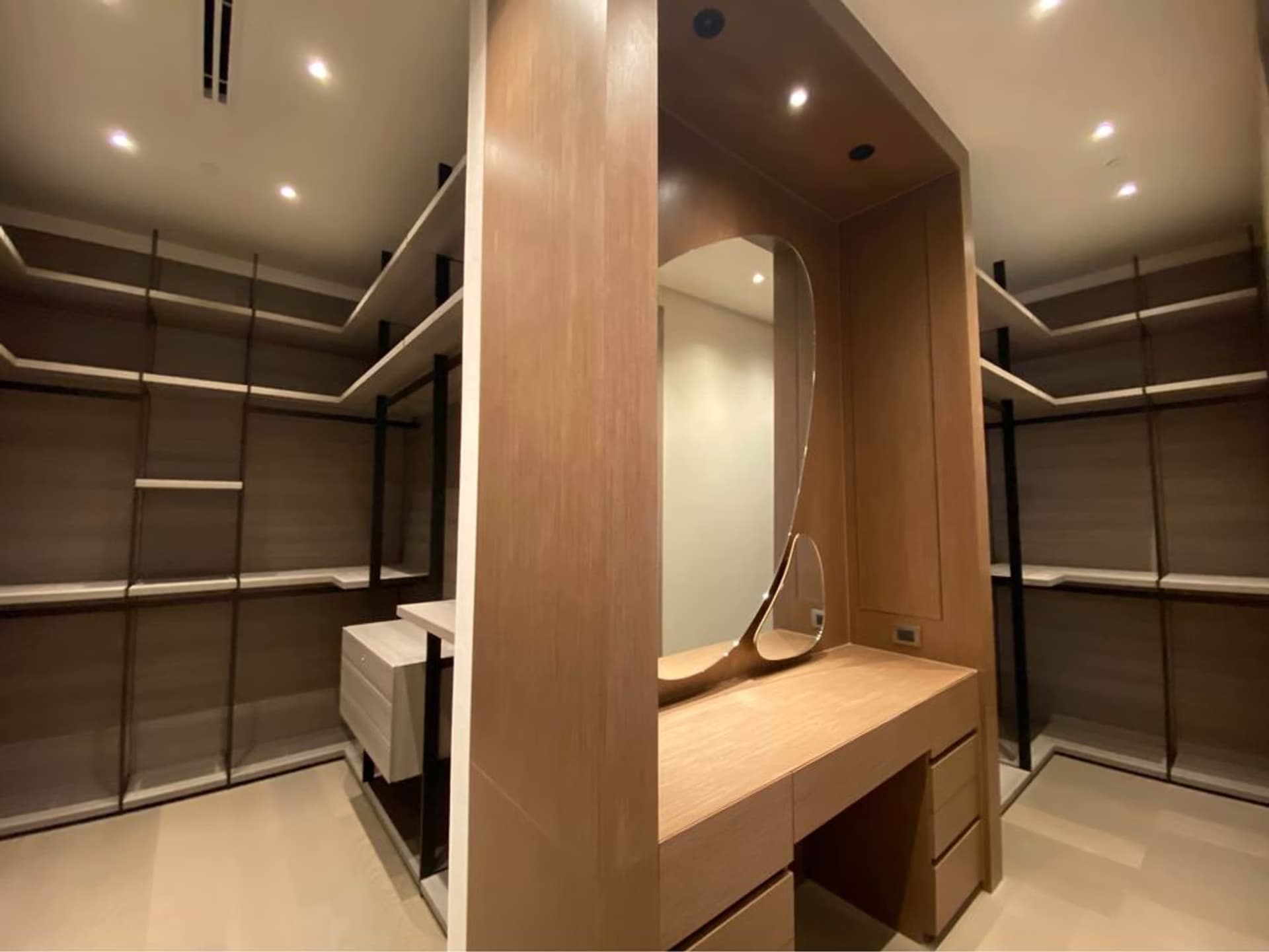 Condo for Rent at SCOPE Langsuan - Image 5