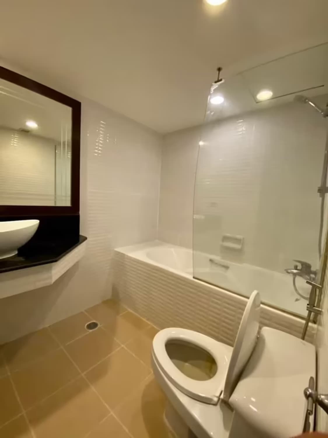 Condo for Sale at Omni Tower Sukhumvit Nana - Image 4