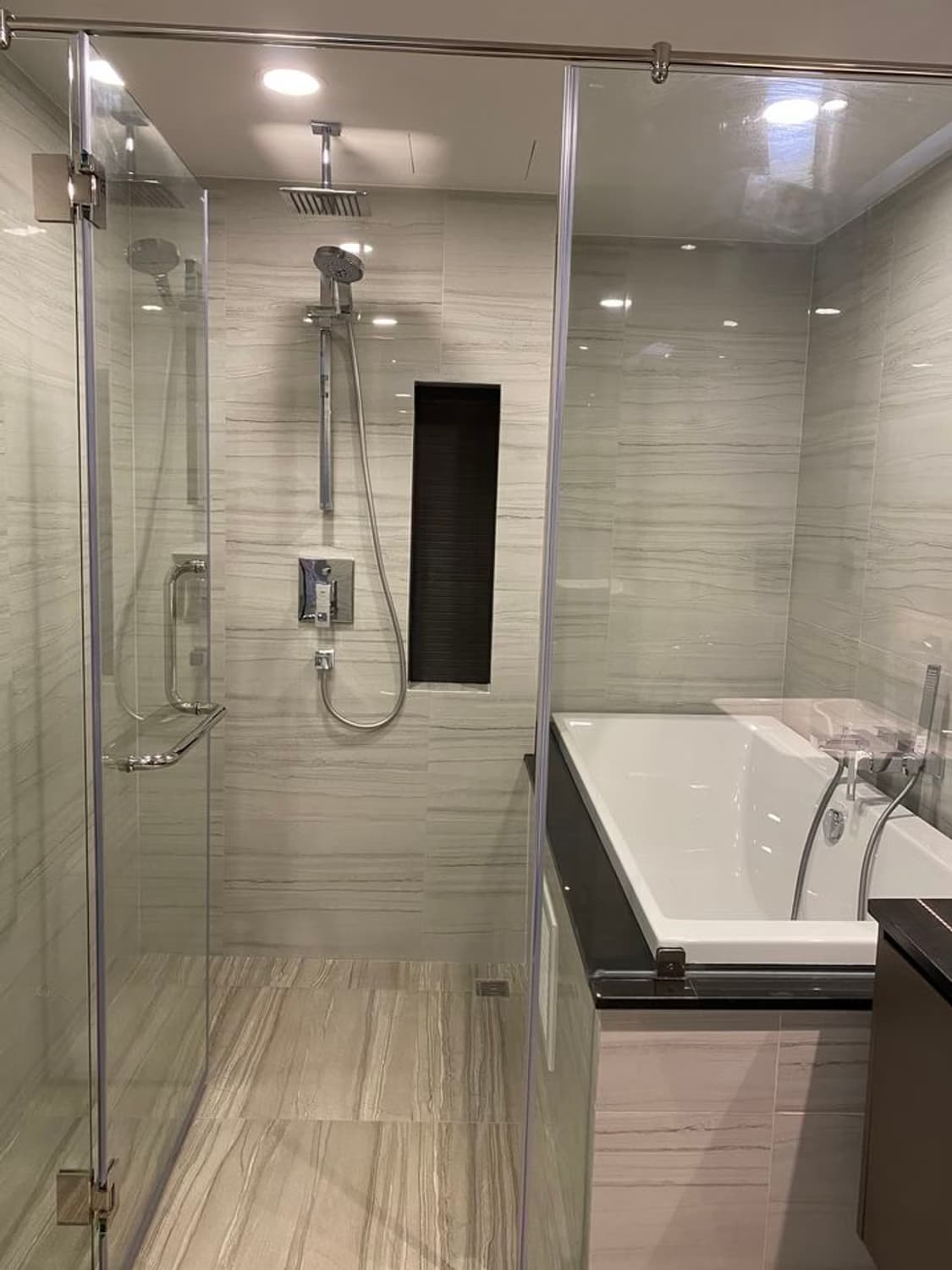2 Bed Condo for Rent  Near National Stadium BTS - Image 8
