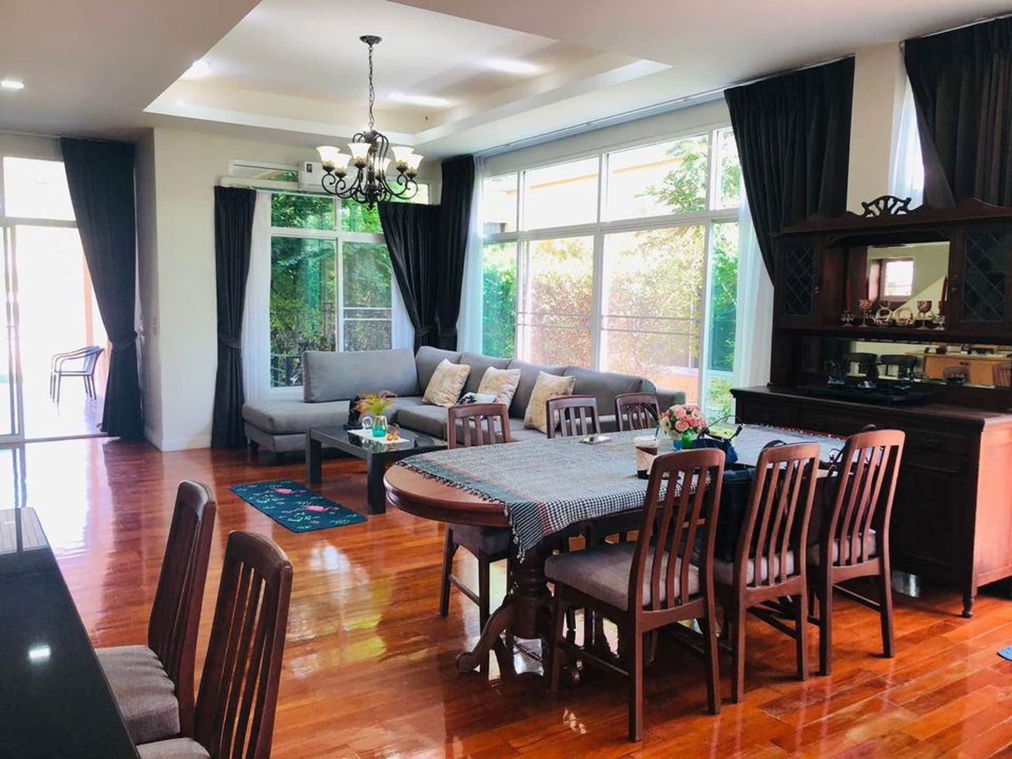 4 Bedroom House - Image 2