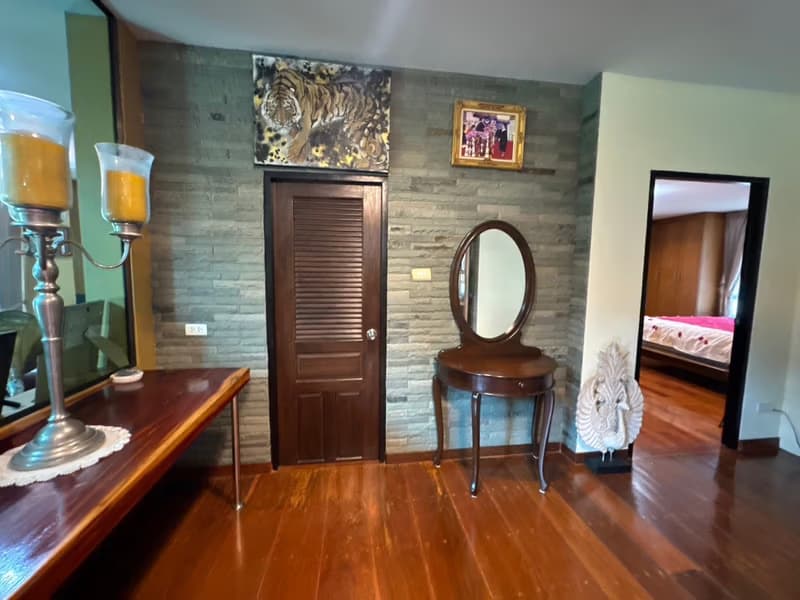 6 Bed House for Sale in Hang Dong District