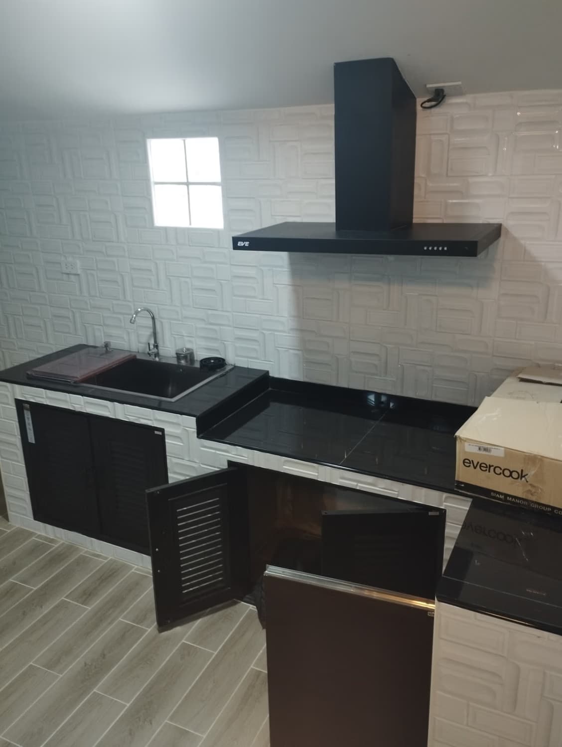 3 Bed House for Rent in Hang Dong - Image 4