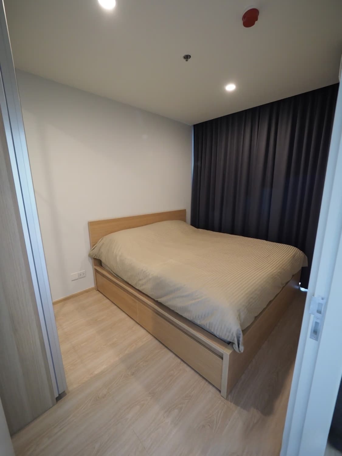 2 Bed Condo for Sale in Huai Khwang - Image 3