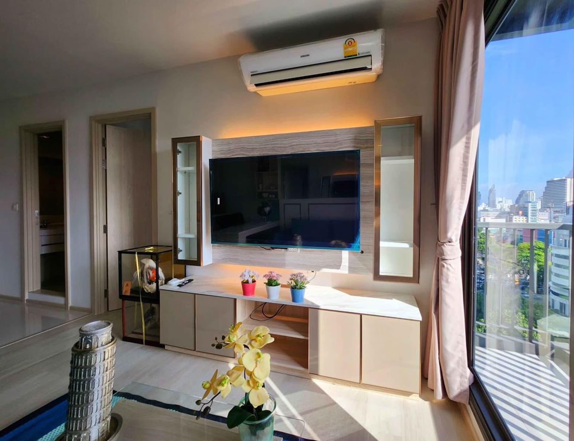 1 Bed Condo for Rent  Near Phloen Chit BTS - Image 3