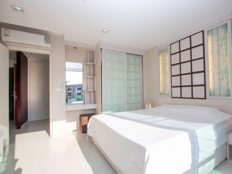 1 Bedroom Condo