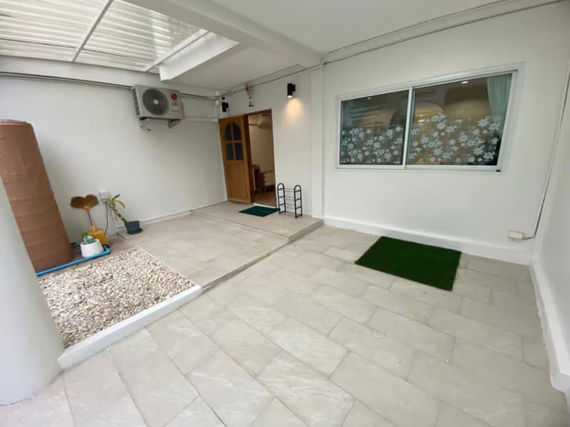 3 Bed Townhouse for Rent in Mueang Chiang Mai District