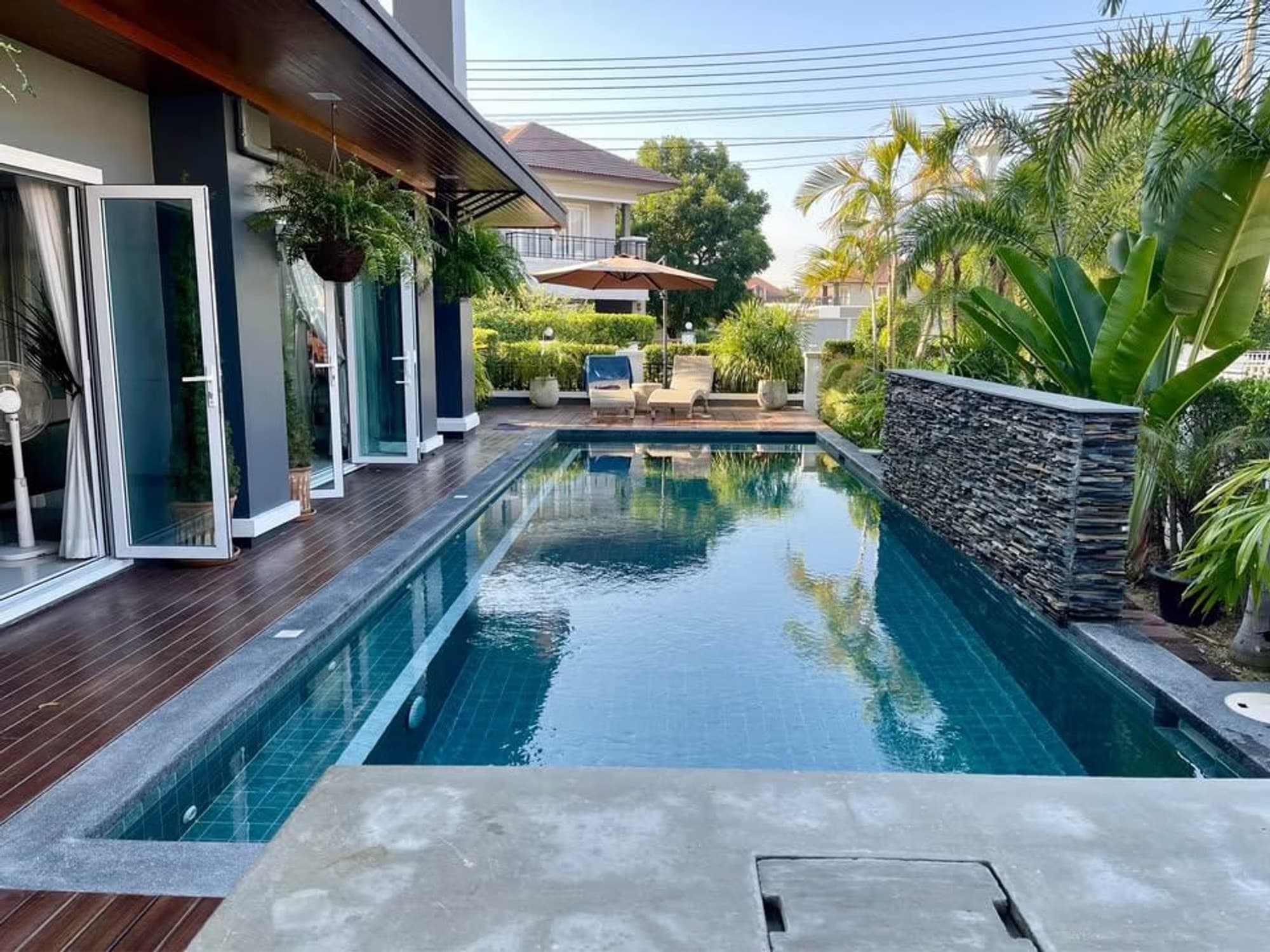 4 Bed House for Rent and Sale in San Kamphaeng District - Image 8