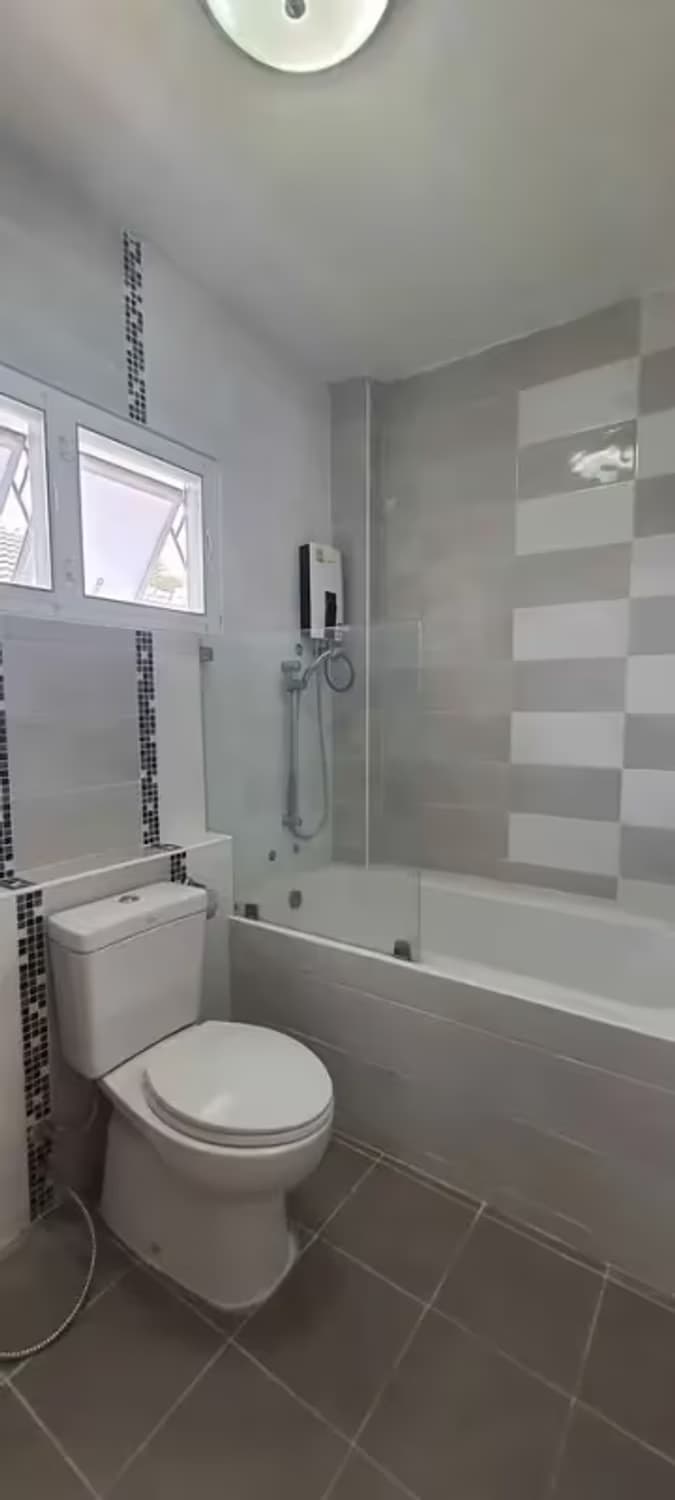3 Bedroom House - Image 10