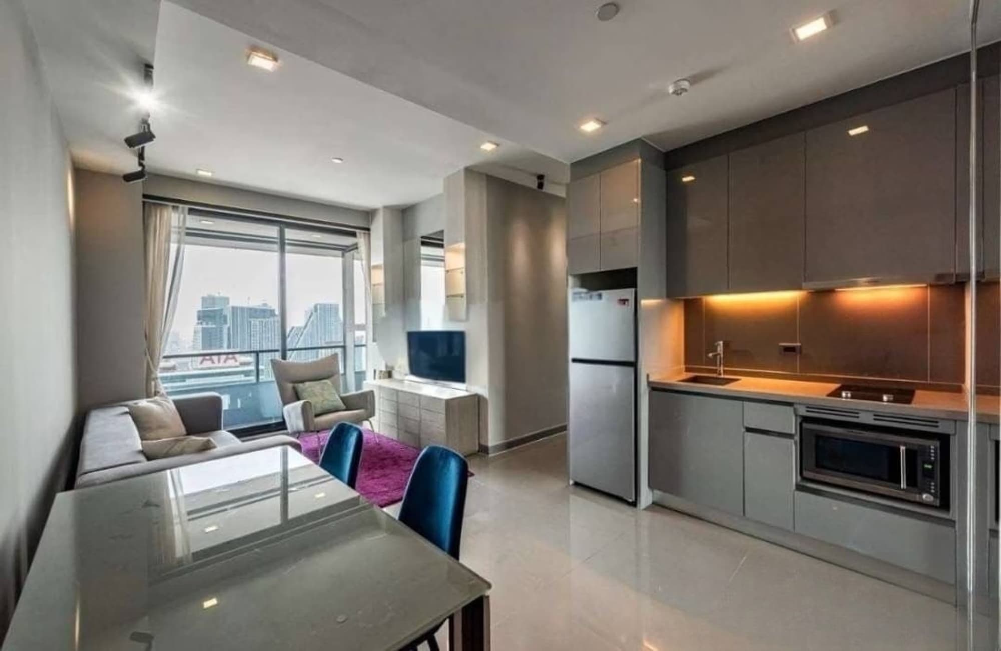 2 ห้องนอน คอนโด สำหรับ ขาย ใน บางรัก - Image 1