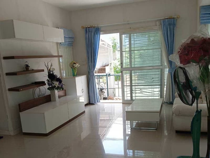 3 Bed House for Rent in undefined