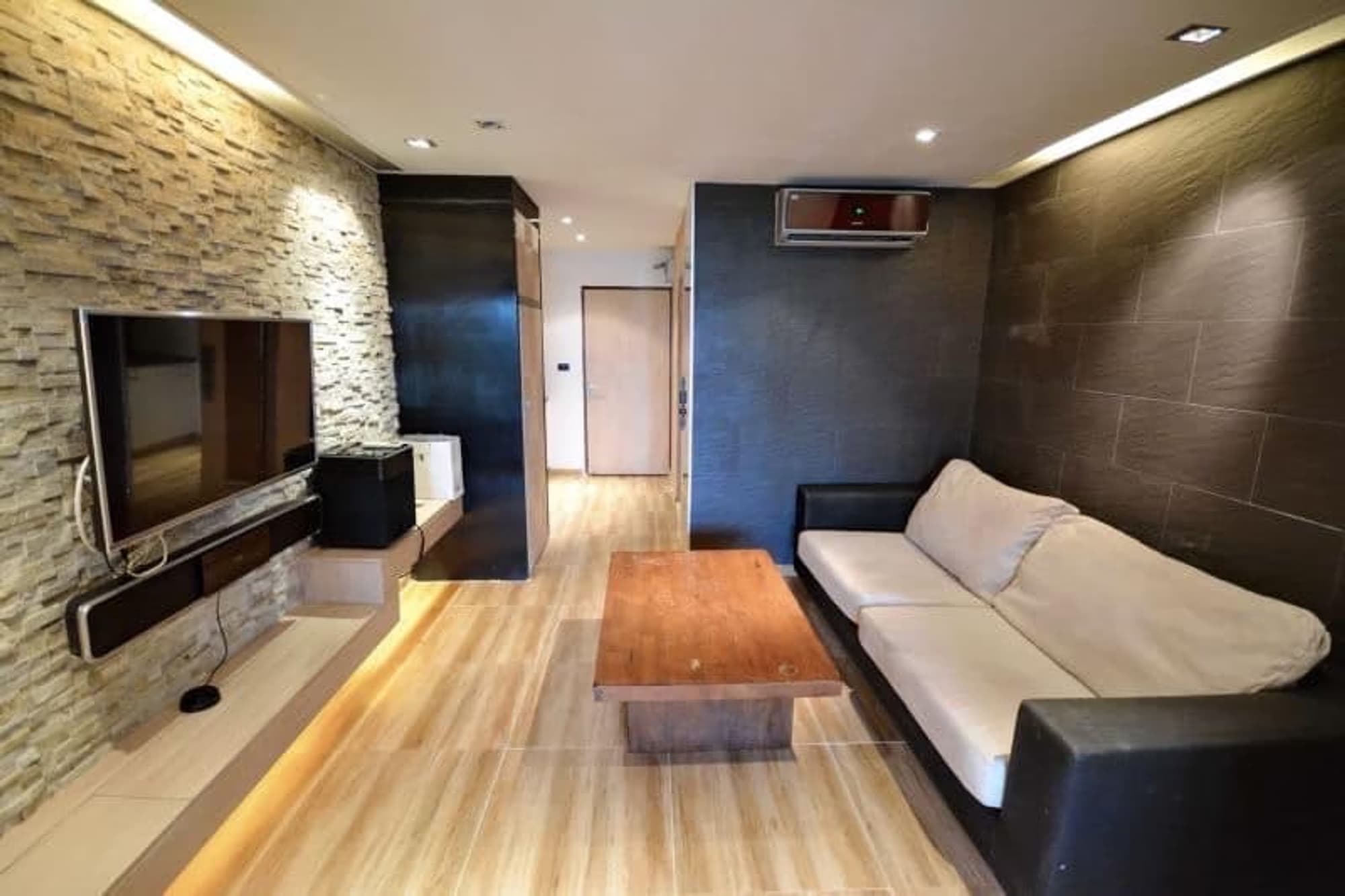 1 Bed Condo for Rent in Watthana - Image 1