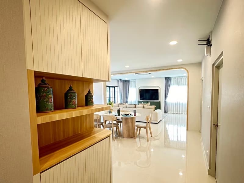 4 Bed House for Rent and Sale in Bang Phli