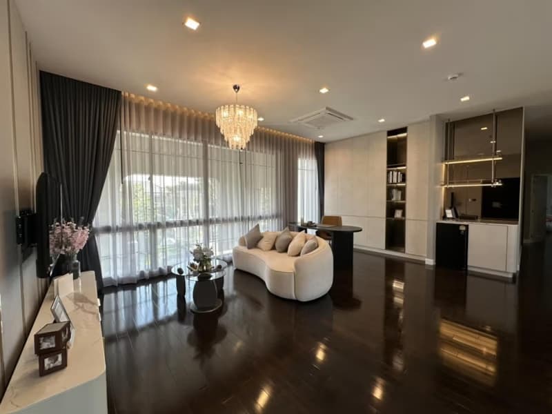 5 Bed House for Rent in Saphan Sung