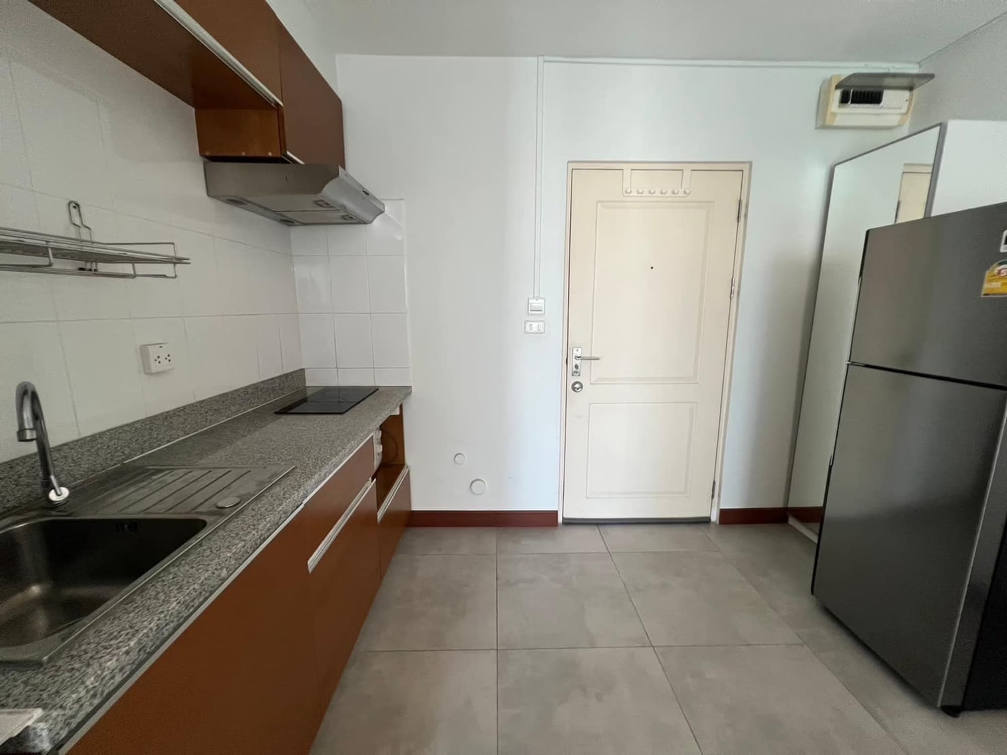 Condo for Rent, Sale at S&S Sukhumvit Condominium - Image 6