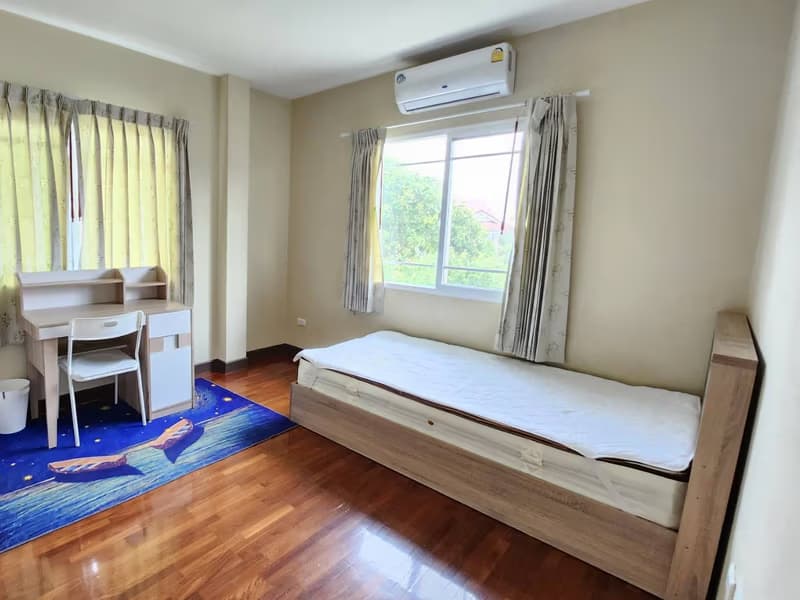 4 Bed House for Rent in Mueang Chiang Mai