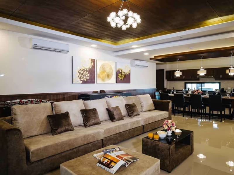 6 Bed House for Sale in Saraphi District
