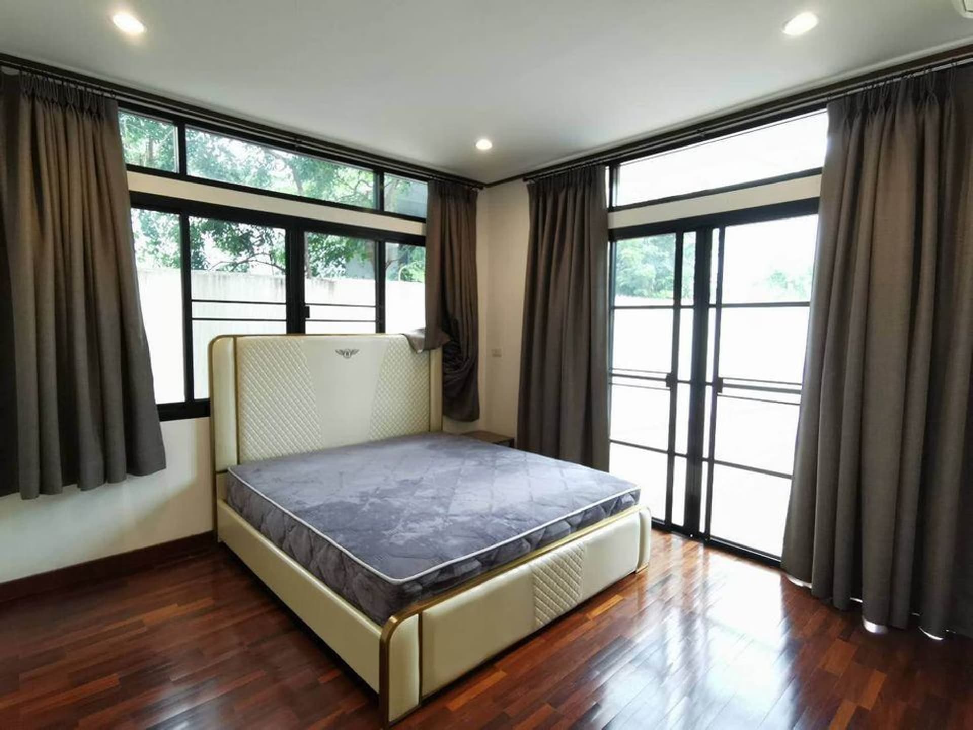 4 Bedroom House - Image 42