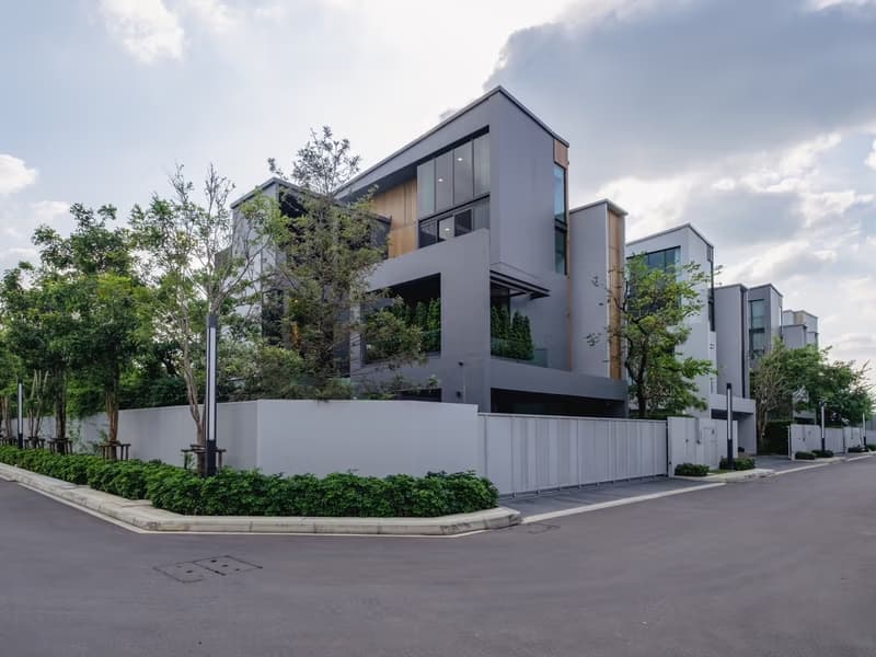 4 Bed House for Rent in Saphan Sung