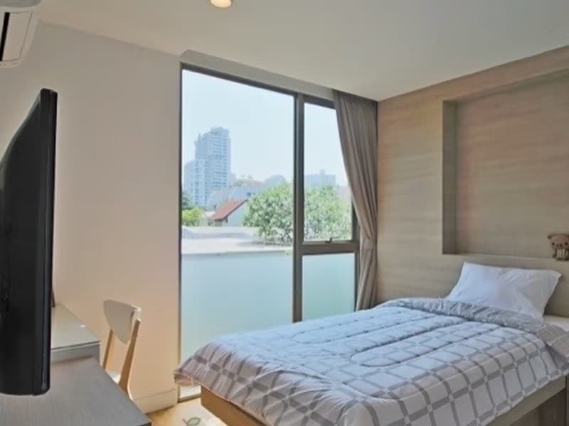 3 Bed Condo for Rent in Watthana