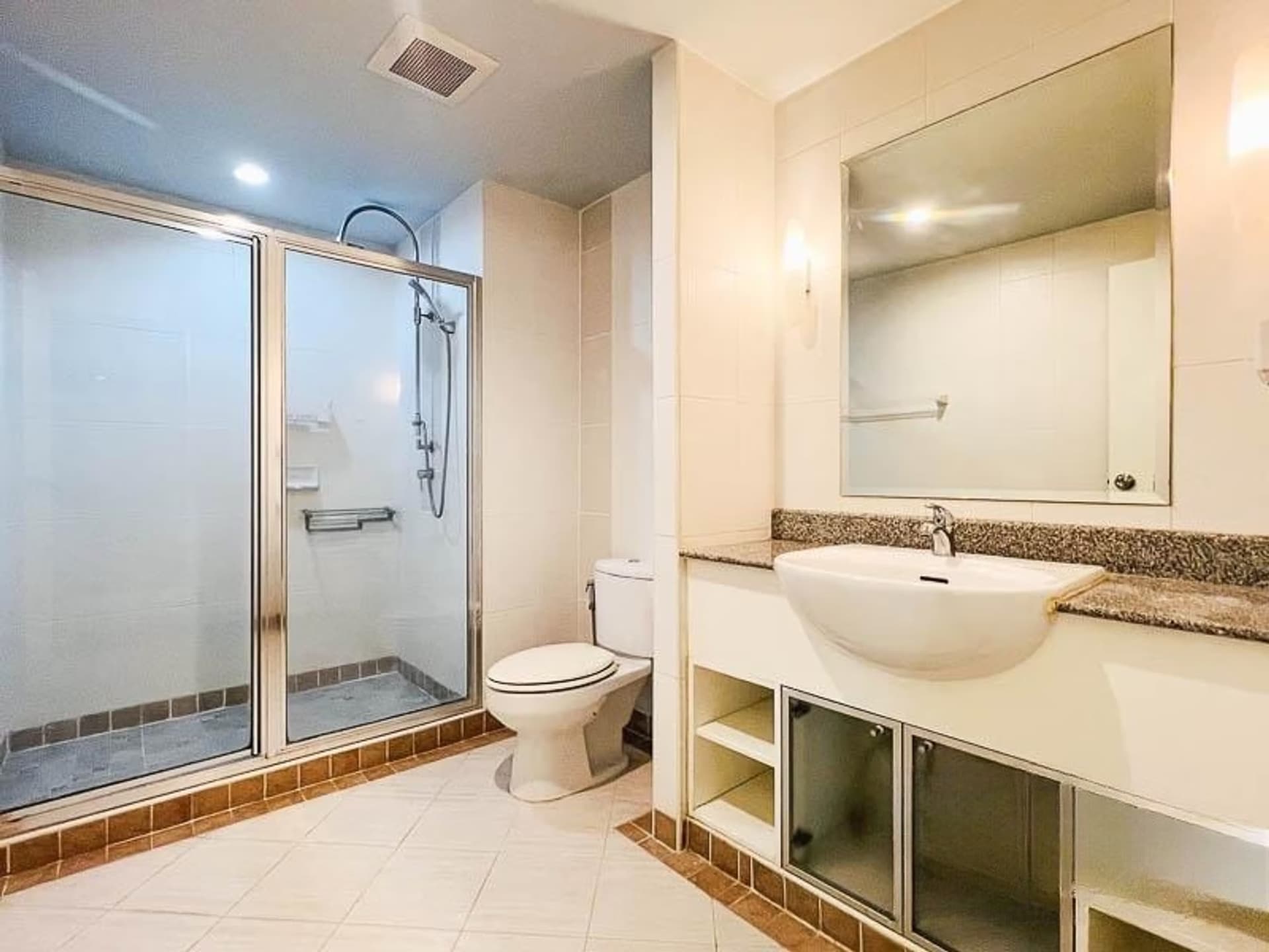 3 ห้องนอน Condo สำหรับ จำหน่าย ใน สาทร - Image 6