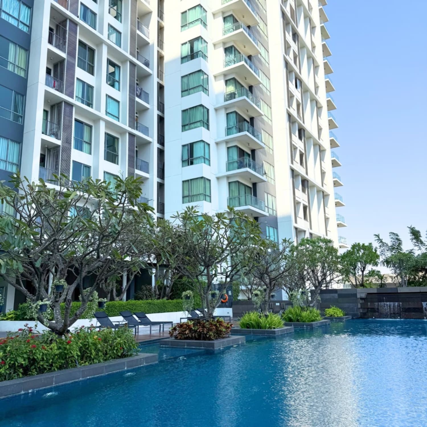 1 Bed Condo for Sale in Phra Khanong - Image 14