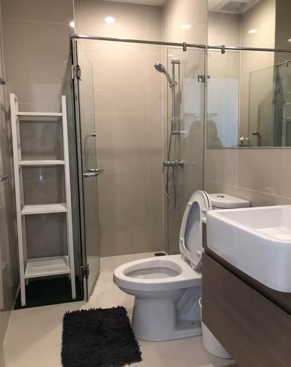 Condo for Rent at Noble Revolve Ratchada 2 - Image 4