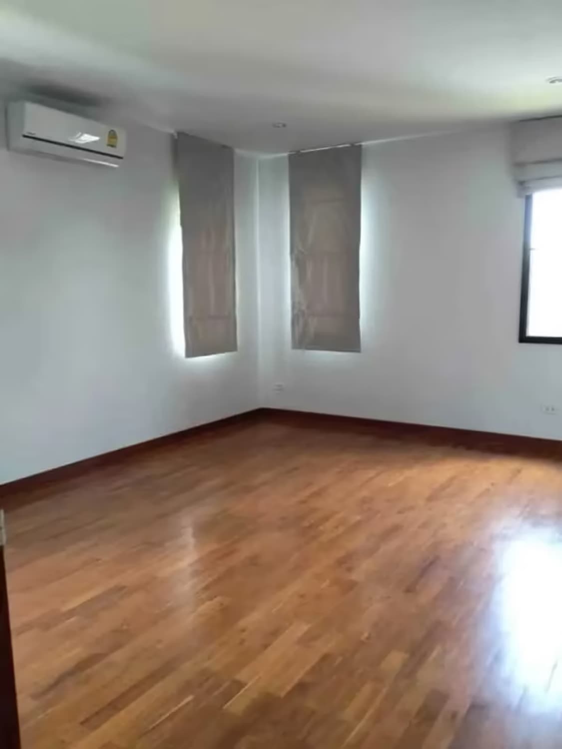 4 Bedroom House - Image 2