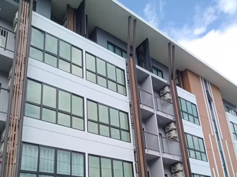 1 Bedroom Condo