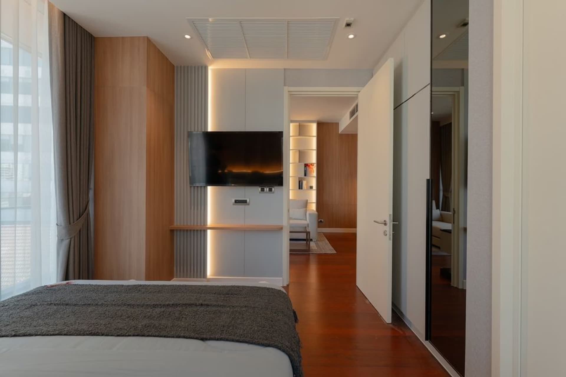  - Image 5