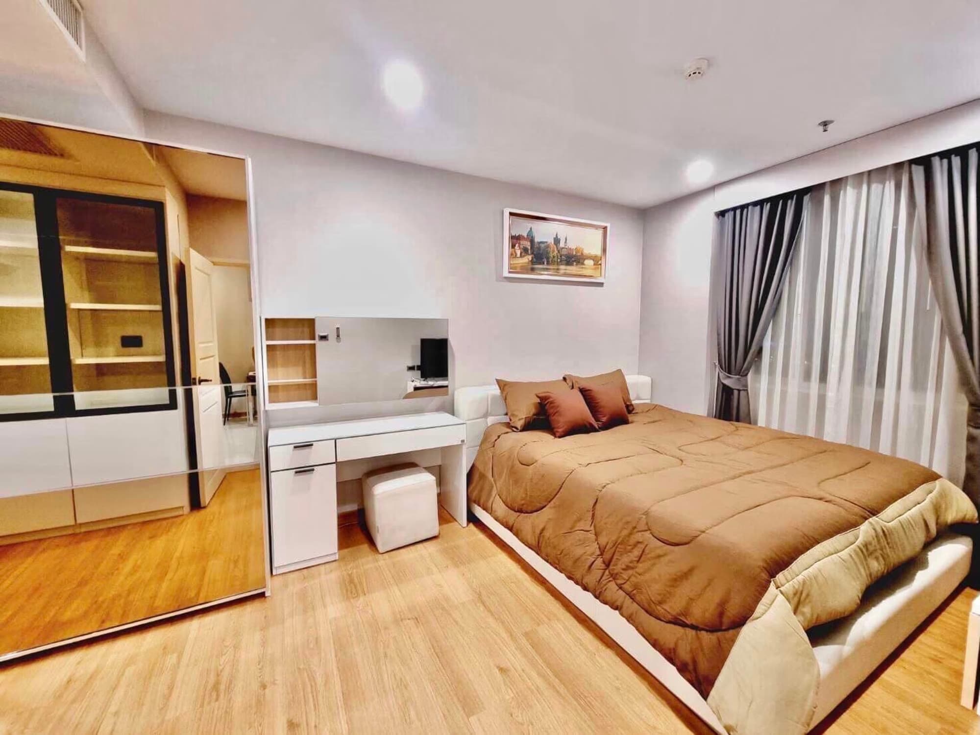 1 Bed Condo for Rent and Sale  Near Thailand Cultural Centre MRT - Image 10